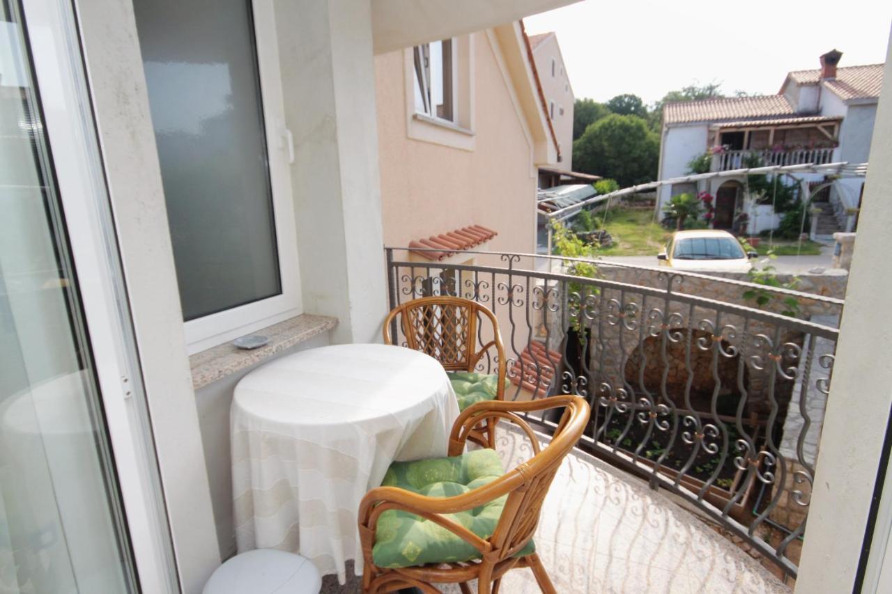Apartments And Rooms With Parking Space Njivice, Krk - 5458 Экстерьер фото