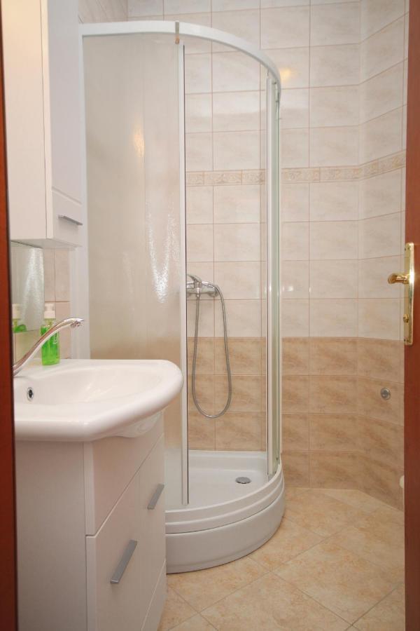 Apartments And Rooms With Parking Space Njivice, Krk - 5458 Экстерьер фото