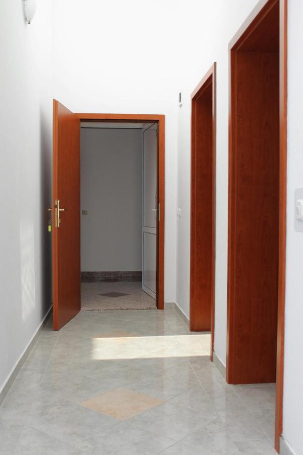 Apartments And Rooms With Parking Space Njivice, Krk - 5458 Экстерьер фото