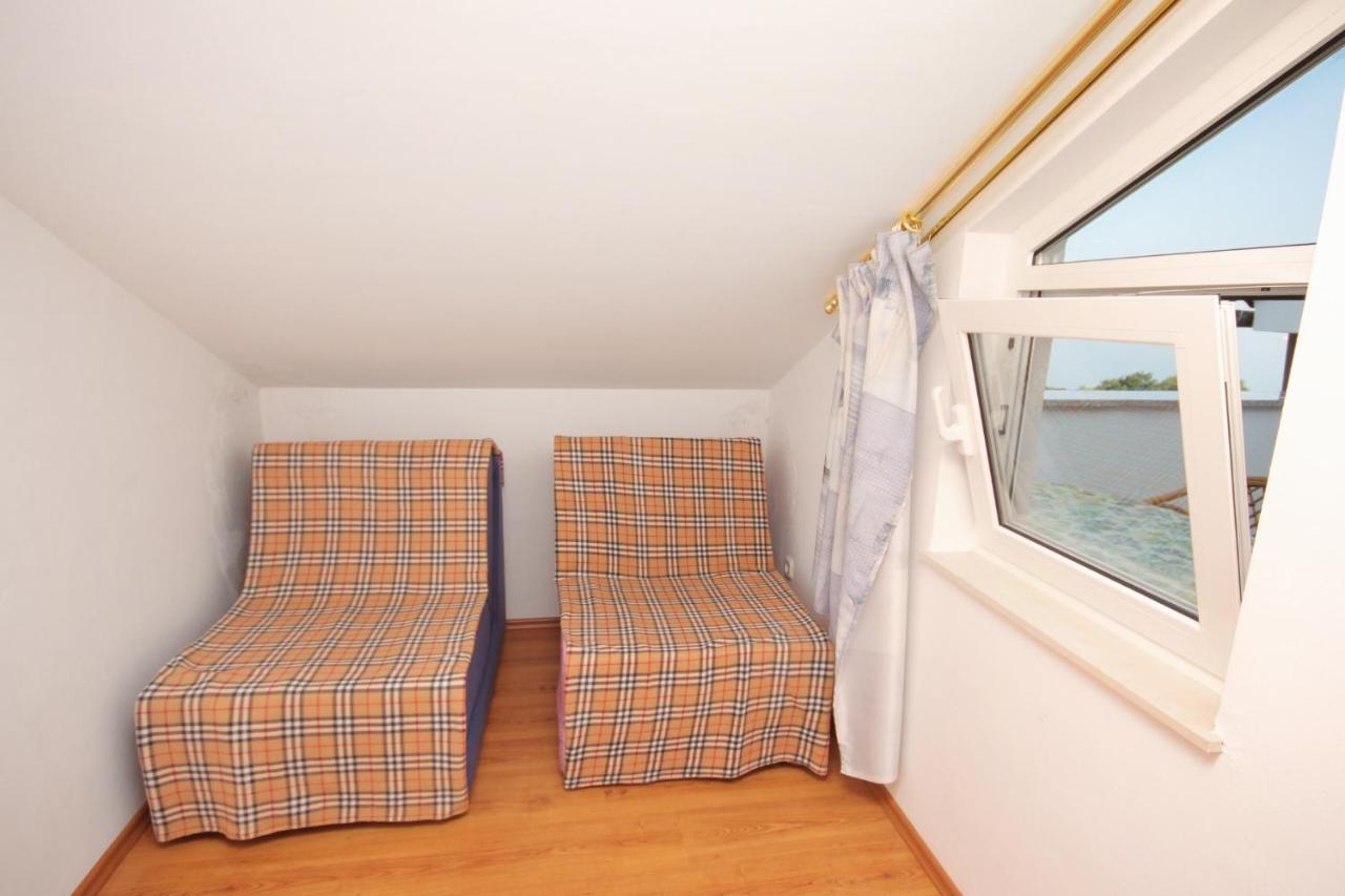 Apartments And Rooms With Parking Space Njivice, Krk - 5458 Экстерьер фото