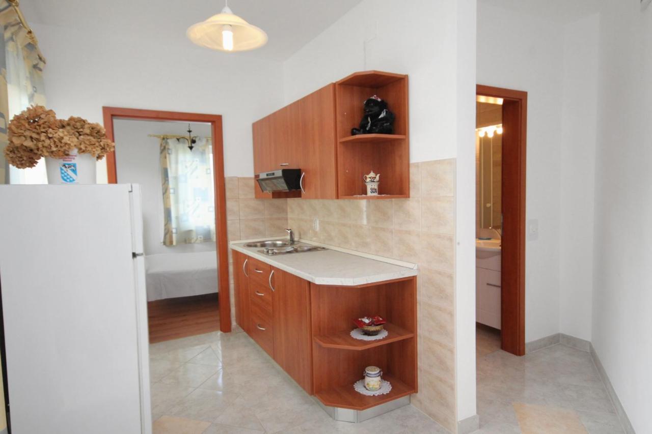 Apartments And Rooms With Parking Space Njivice, Krk - 5458 Экстерьер фото