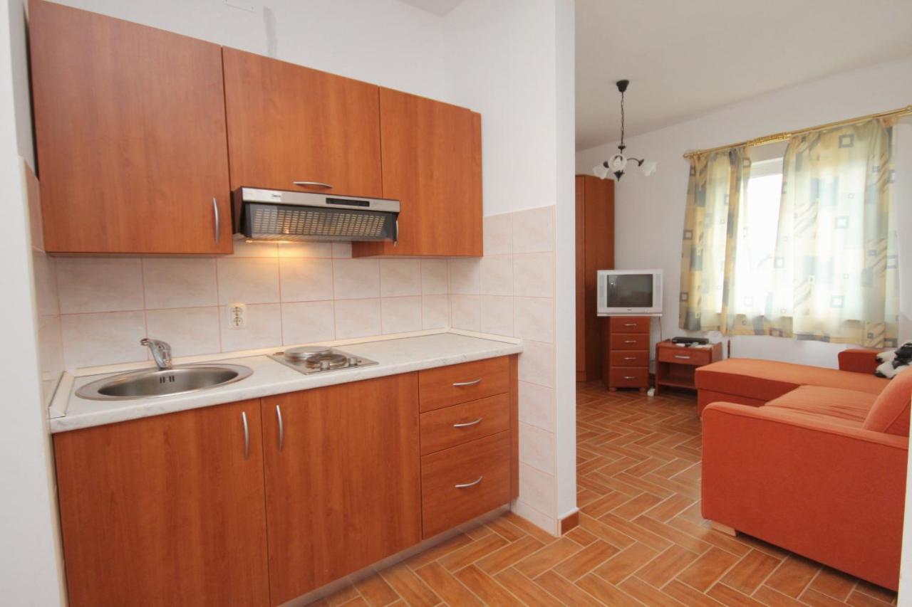Apartments And Rooms With Parking Space Njivice, Krk - 5458 Экстерьер фото