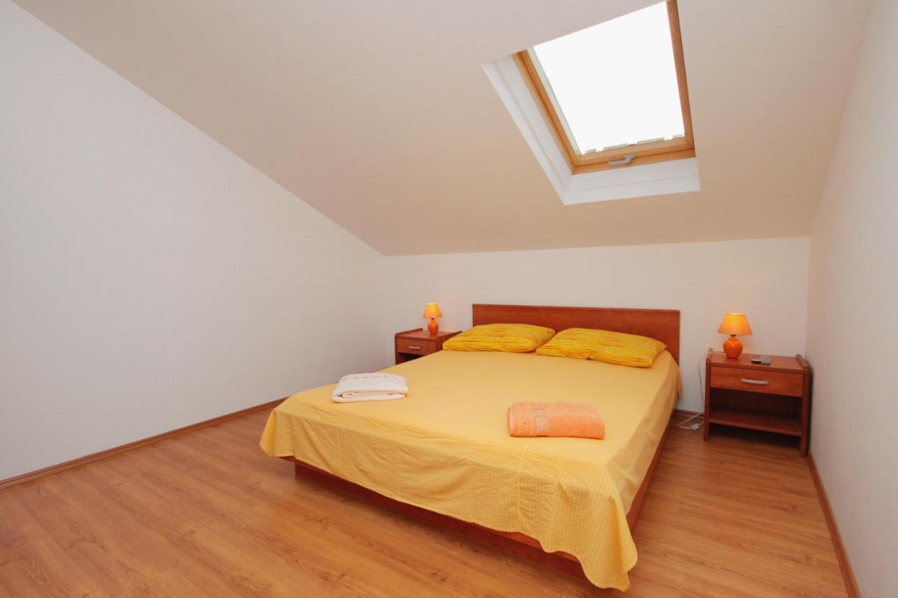 Apartments And Rooms With Parking Space Njivice, Krk - 5458 Экстерьер фото
