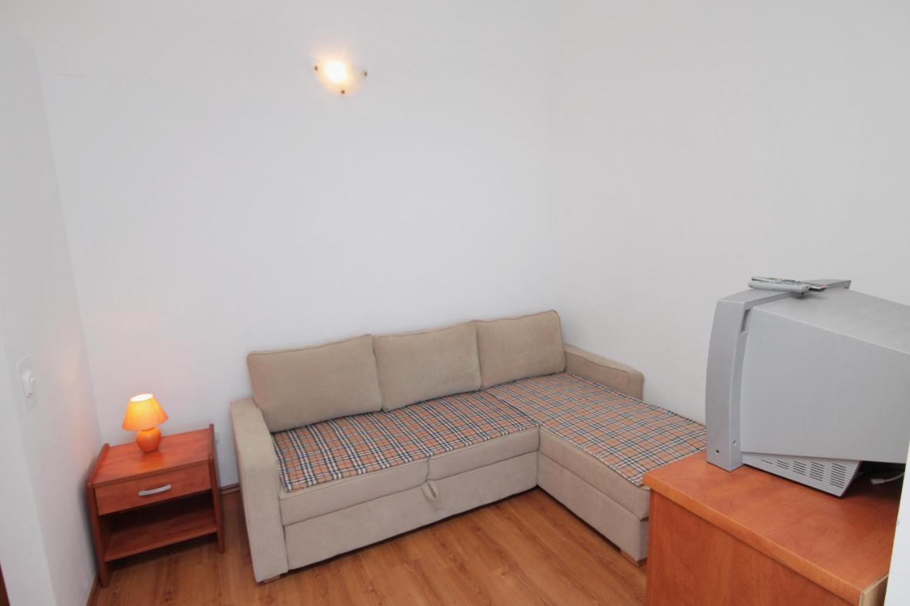 Apartments And Rooms With Parking Space Njivice, Krk - 5458 Экстерьер фото