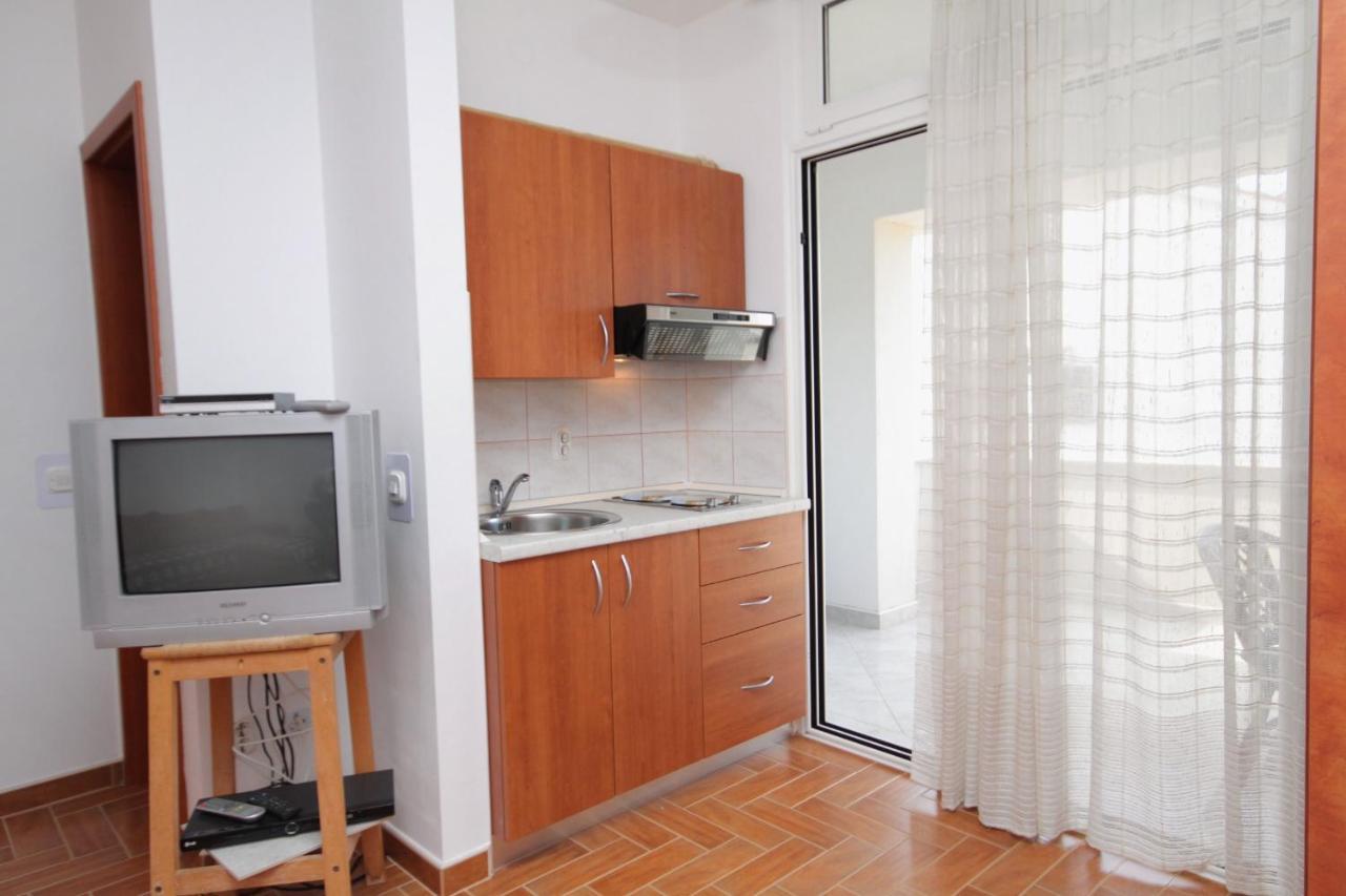 Apartments And Rooms With Parking Space Njivice, Krk - 5458 Экстерьер фото